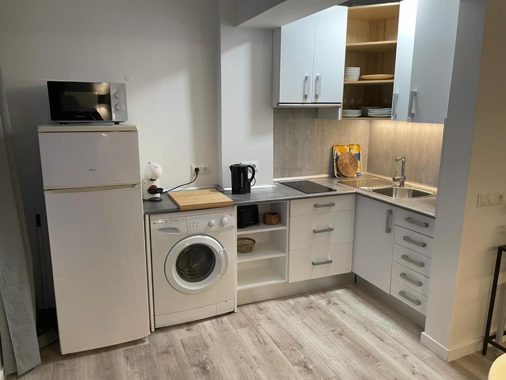 Apartamento C Y L ตอร์เรโมลิโนส ภายนอก รูปภาพ