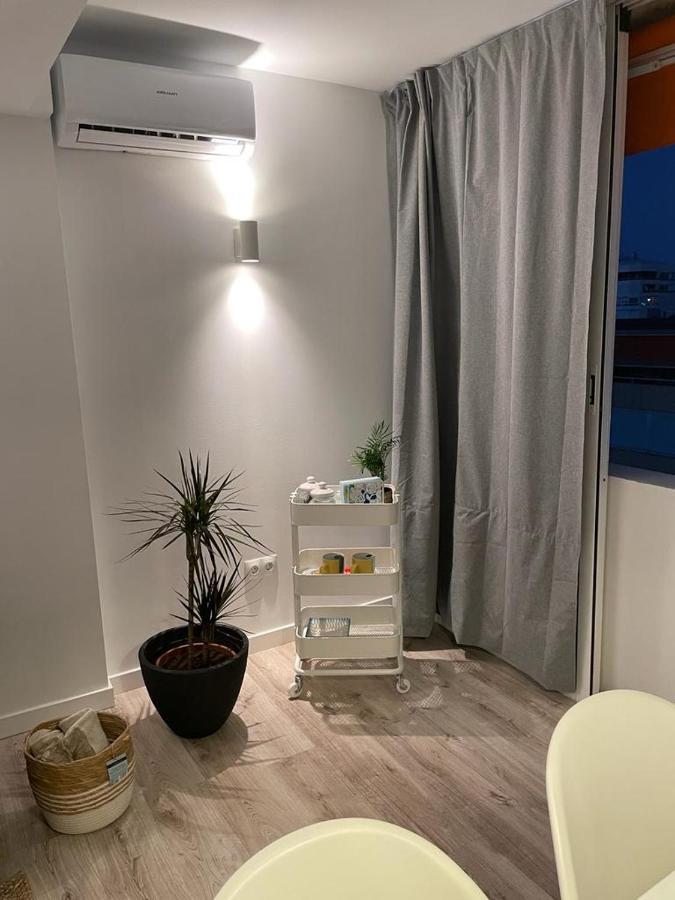 Apartamento C Y L ตอร์เรโมลิโนส ภายนอก รูปภาพ