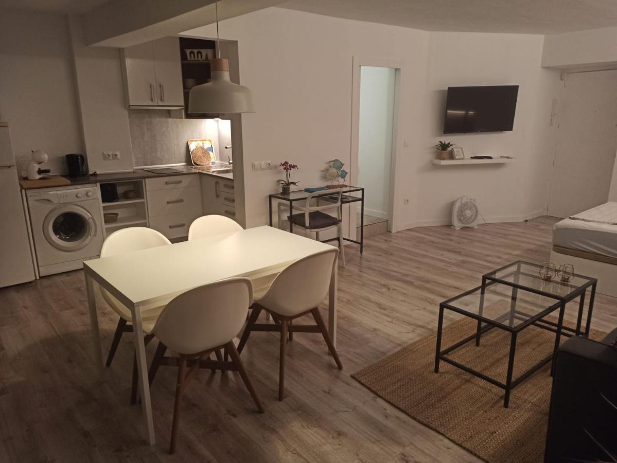 Apartamento C Y L ตอร์เรโมลิโนส ภายนอก รูปภาพ